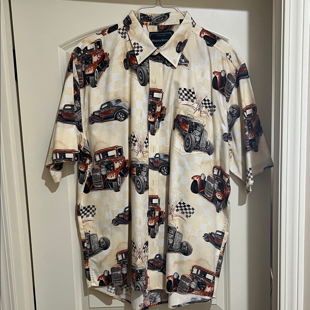 🏁🏁🏁Men's Cream & Black racing car North River Car   Print Shirt
C002